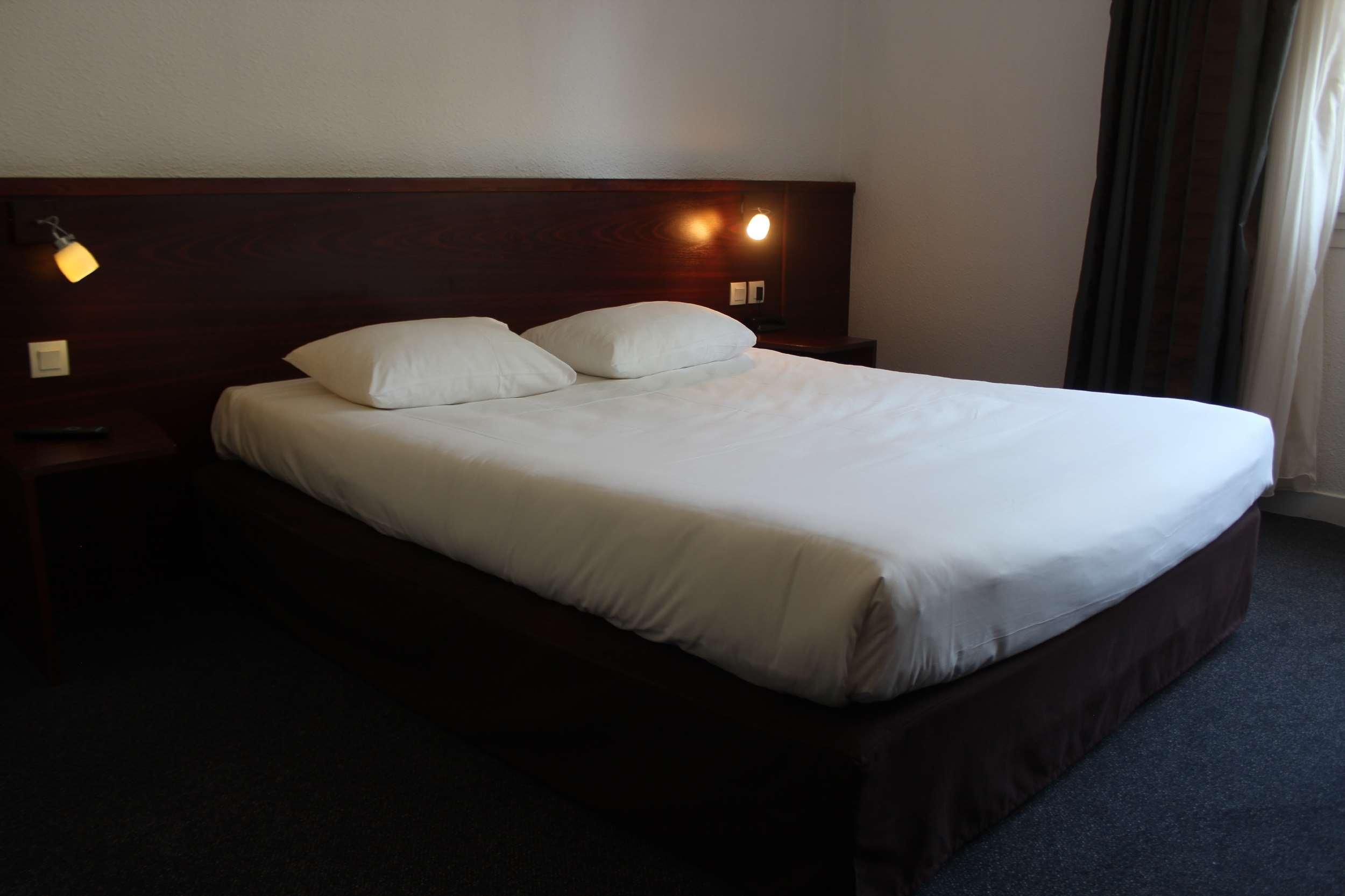 คีเรียดเนมอร์ดาร์วอลต์ Hotel เนอมัวร์ส ภายนอก รูปภาพ