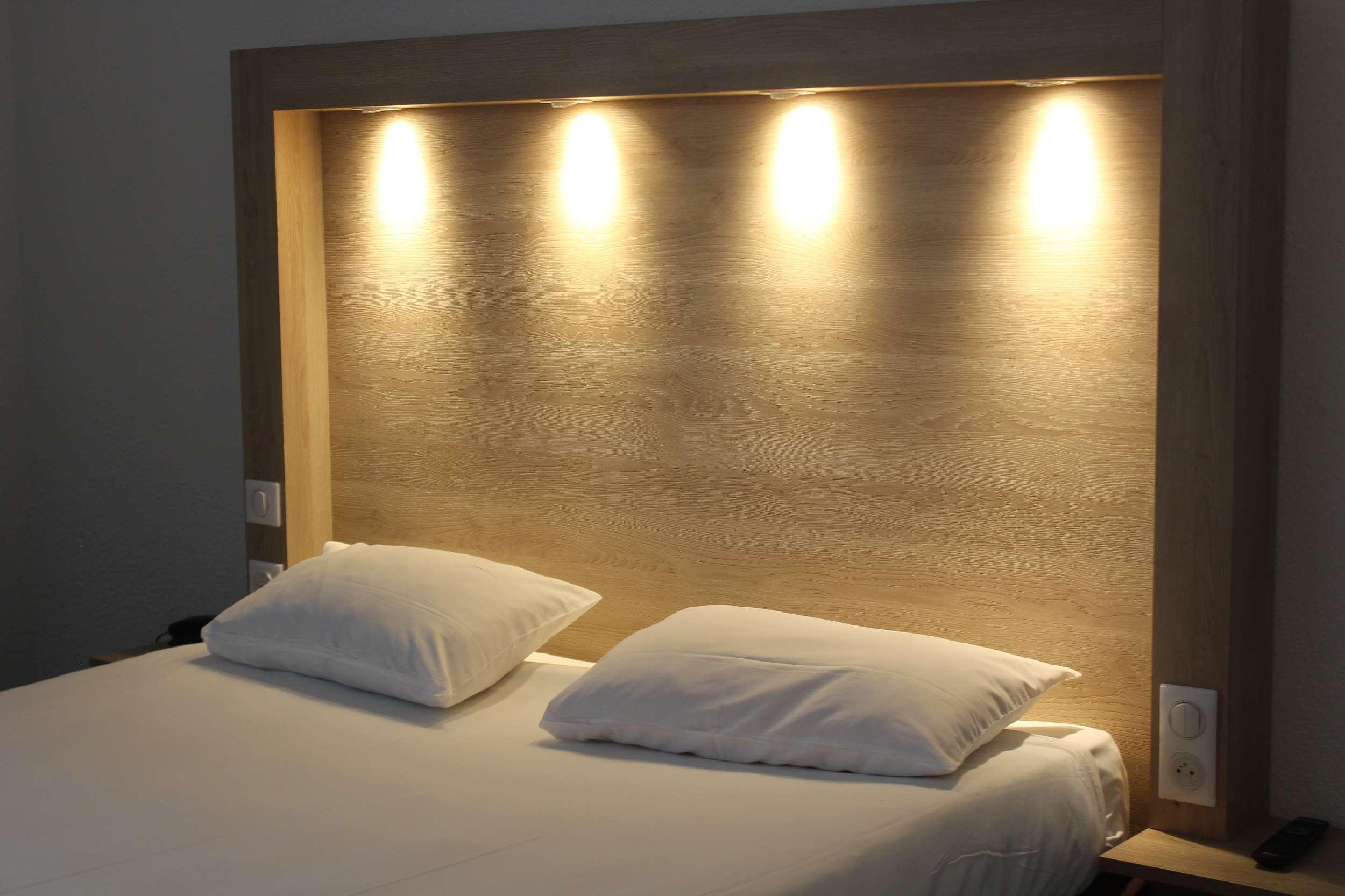 คีเรียดเนมอร์ดาร์วอลต์ Hotel เนอมัวร์ส ภายนอก รูปภาพ